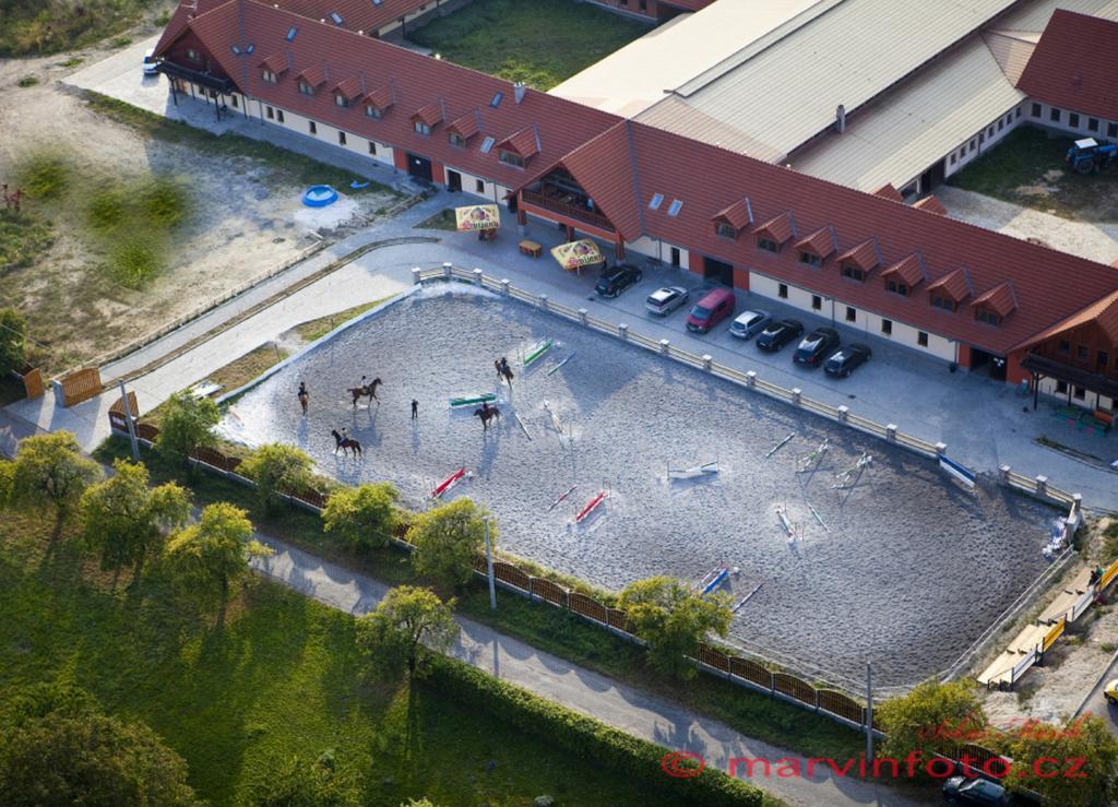 Hotel Farma Vysoká Chrastava Exterior foto