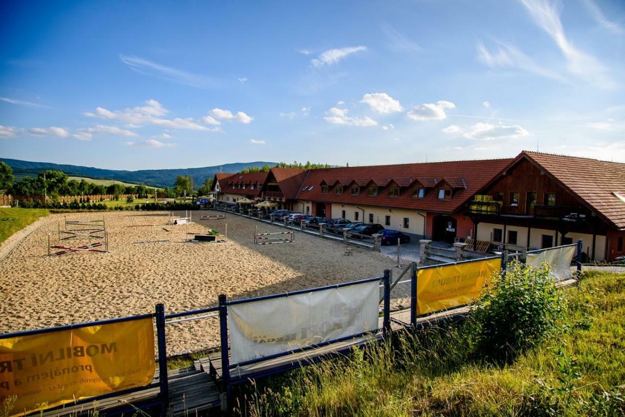Hotel Farma Vysoká Chrastava Exterior foto